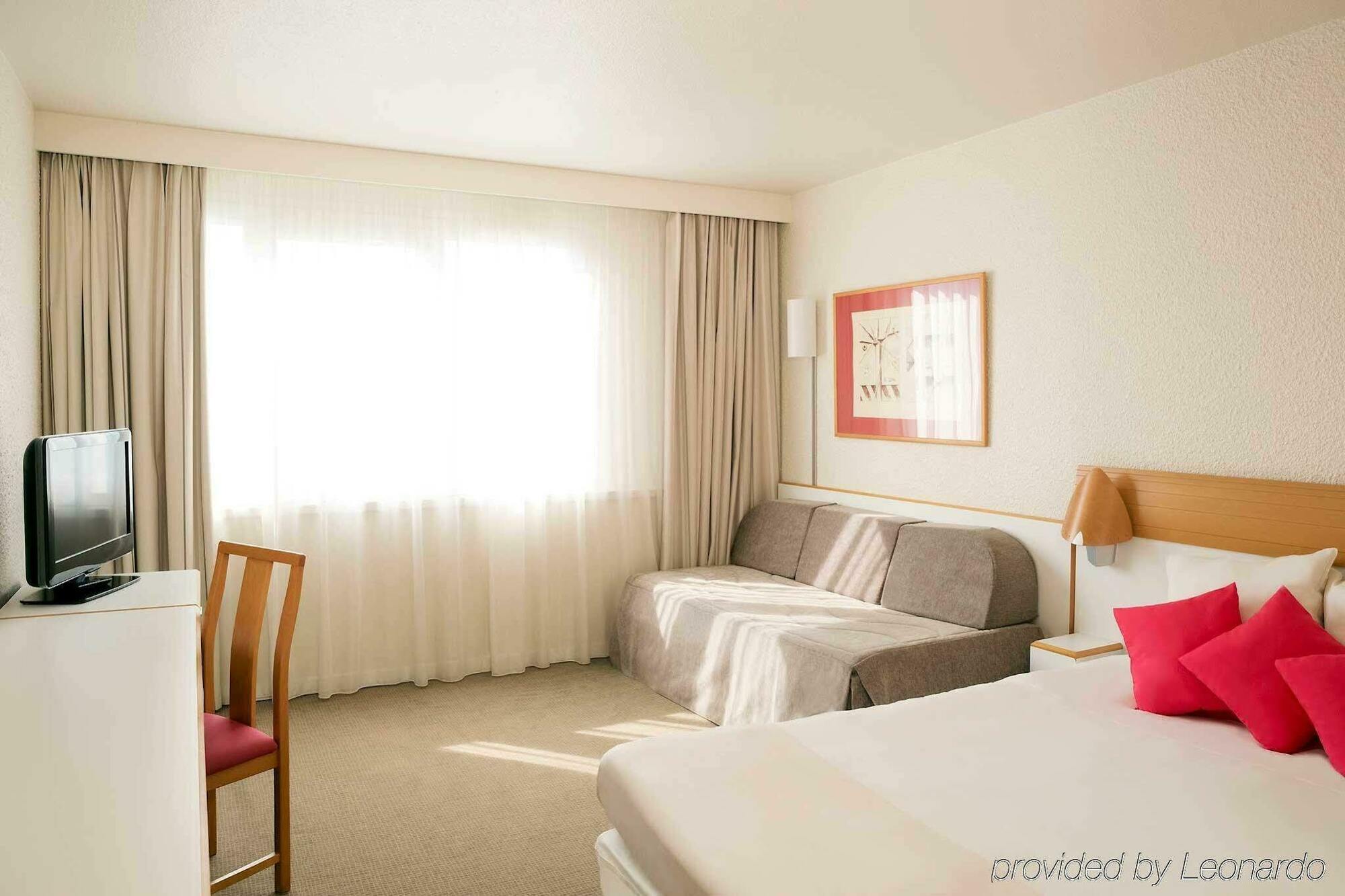 Novotel Limoges Le Lac Экстерьер фото